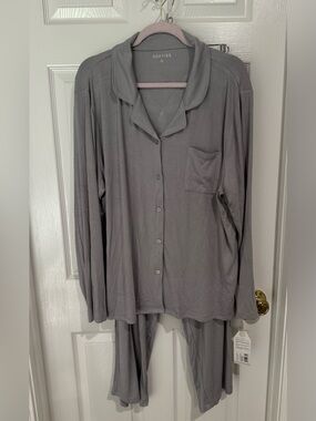 Softies Women's Gray Long-Sleeve Button-Front Pajama Set